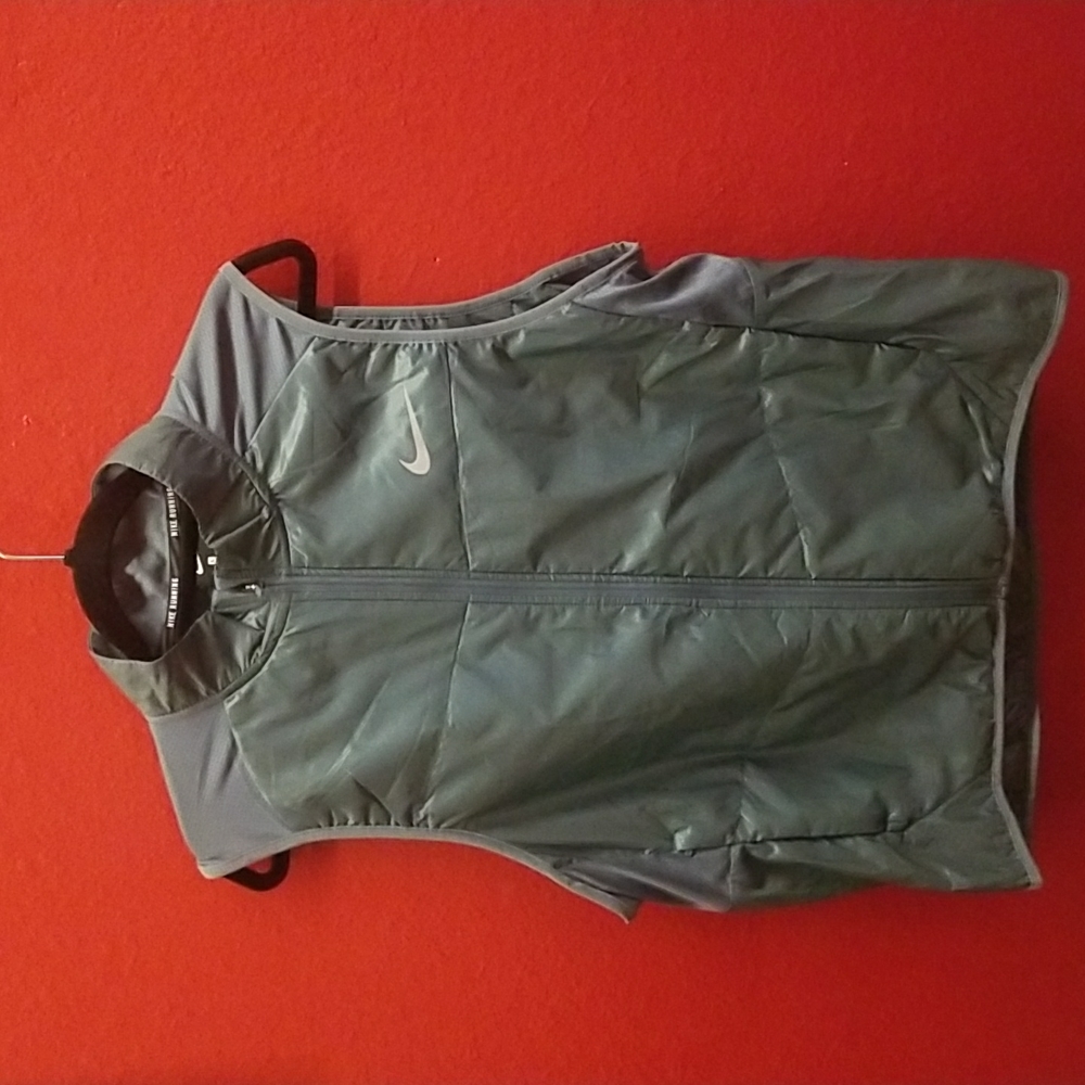 NIKE running vest